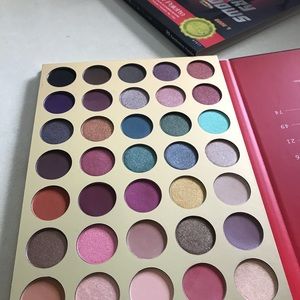 Eyeshadow pallet